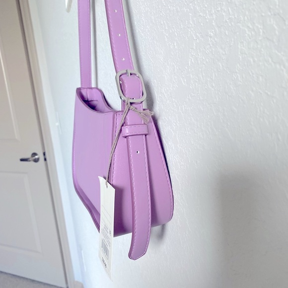 A New Day Isometrical Handbag with AdjustableStrap.  Color Purple,  Trendy, NWT - Picture 4 of 12